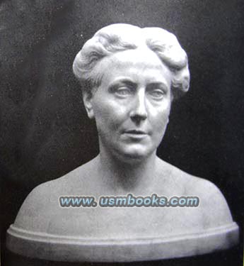 Winifed Wagner bust
