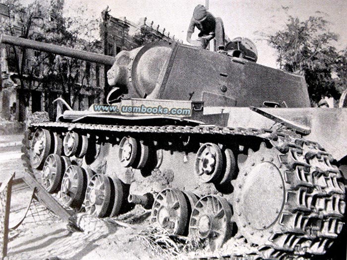 destroyed WW2 Russian tank