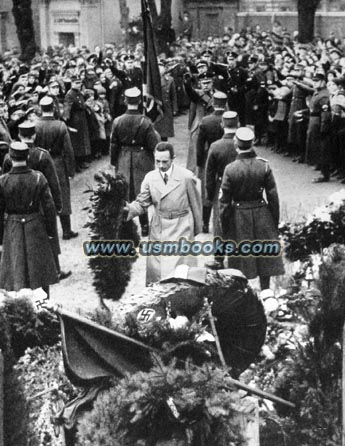Dr. Goebbels at the grave of Nazi martyr Horst Wessel