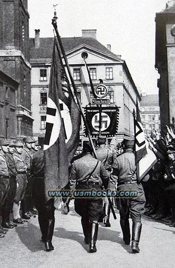 9 November 1933 Munich, Fuehrerstandarte