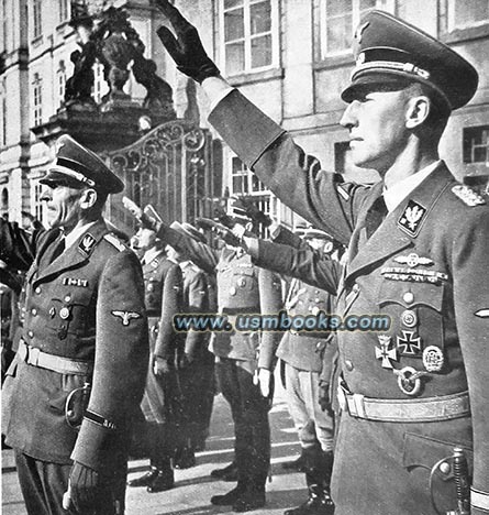 SS-Gruppenfuhrer Karl Hermann Frank, SS-General Reinhard Heydrich