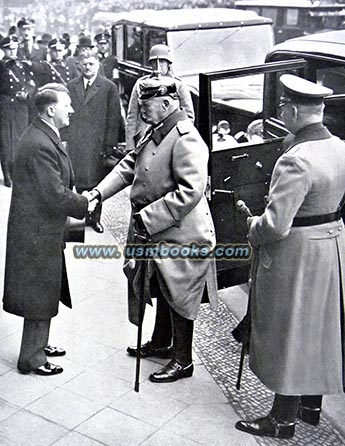 Adolf Hitler greeting Reichsprsident Hindenburg