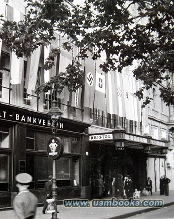 Bristol Hotel Wien mit Hakenkreuzfahne in 1938