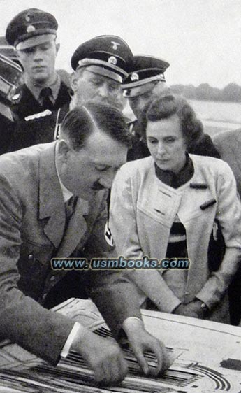 Adolf Hitler, Leni Riefenstahl, SS men