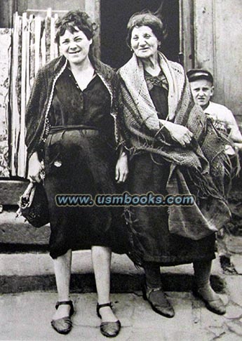 Jewish 'ladies' of the Warsaw Ghetto