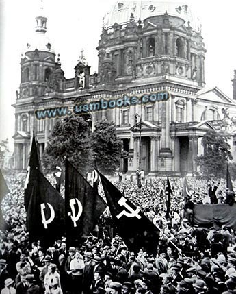 communist rally at the Berlin Reichstag